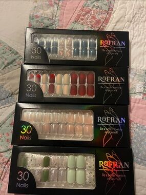 Women's Press-On Nail Set — Assorted Colors (4-Pack)